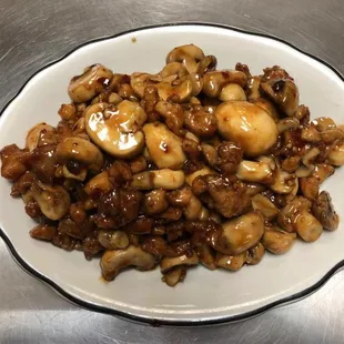 Spicy chicken with fresh mushrooms