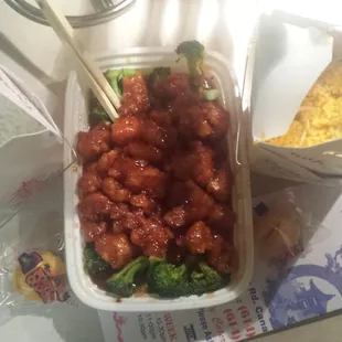 General Tso&apos;s Chicken and Chicken Fried Rice