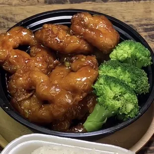 This is the worlds first ever General Tso&apos;s shrimp. It&apos;s absolutely delicious.