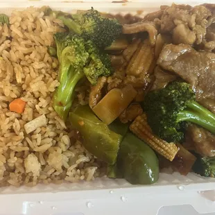 C29. Hunan Pork Combo Lunch