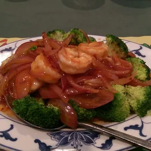 Shrimp with veggies and chili sauce