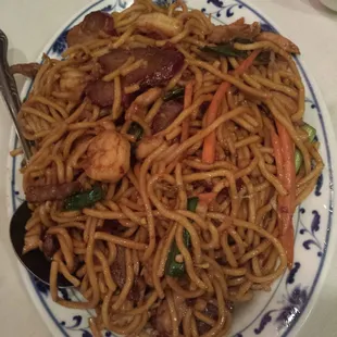 Combination lo mein