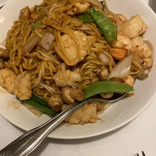 Seafood Lo Mein