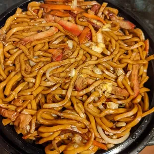 Pork lo mein