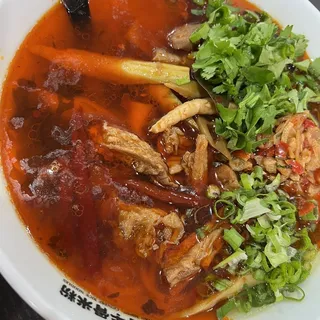 红烧笋尖肥肠粉 Rice Noodles with Braised Pig's Intestines & Bamboo Shoot
