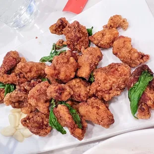 food, chicken wings and fried chicken