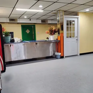 New Order/Service Counter (2025)