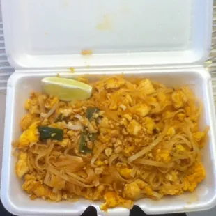 Chicken pad thai.