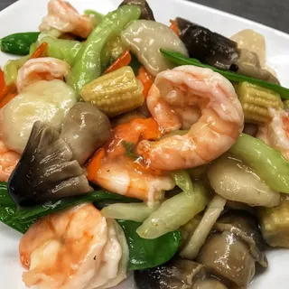 Shrimp with White Sauce