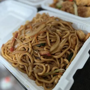 House Chow Mein