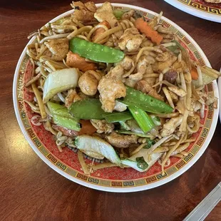 Chicken lo mein