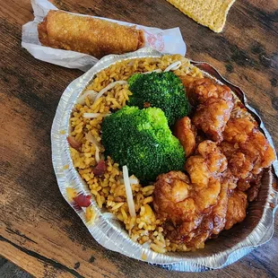 General Tso&apos;s Chicken lunch special