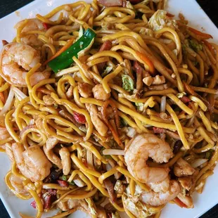 196. Large Combination Lo Mein