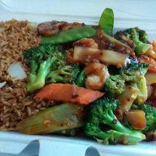 Lunch special. Kung Pao shrimp w/ chicken fried rice. (Should ask if Jumbo shrimp is available)