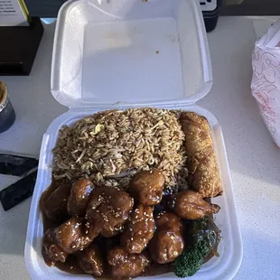 Another picture of this delicious sesame chicken combo!