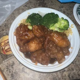 General Tso's Chicken lunch special