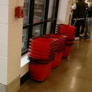 Neat baskets I&apos;ve never seen before! You can carry it--or wheel it around!