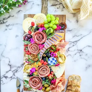 8 person grazing board