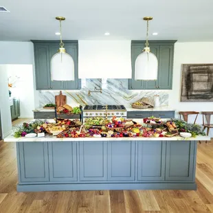 Home reveal grazing table