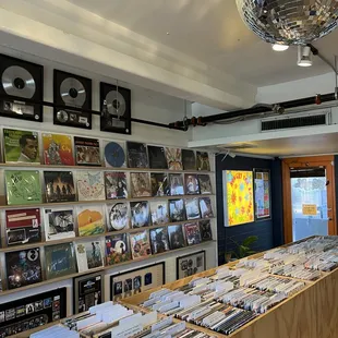 hungry ear records!
