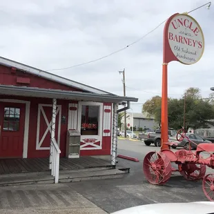 Right half of Resturant is only hamburgers