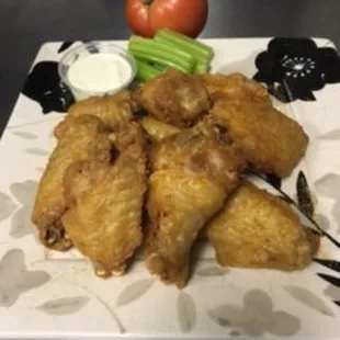 food, fried chicken wings, poultry, bbq wings, chicken wings, fried chicken, bbq chicken, chicken wings and fried chicken, chicken