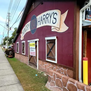 Dec 2021: Exterior Pic 3 of 7-- this side sits on Land O' Lakes Blvd.