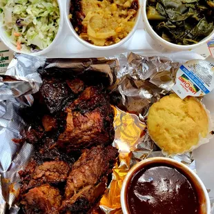 Dec 2021: Burnt Ends w/ Sweet Smokey BBQ Sauce, two sides, &amp; a corn muffin. I added one additional sides