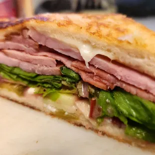 Experimental: smoked ham, cranberry cream cheese sauce, fuji apples