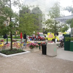 Hungry Monkey truck at Columbus Commons food truck Thursdays