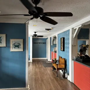 Entrance ( facing bathroom )