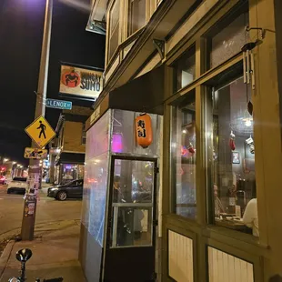 the outside of the restaurant