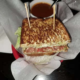 Vlt with tomato soup