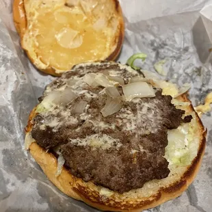 Inside Mushroom Swiss Cheeseburger (no tomato) - No tomato. No mushrooms. No cheese. They added pineapple?
