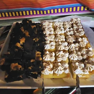 Lemon bars were outstanding.