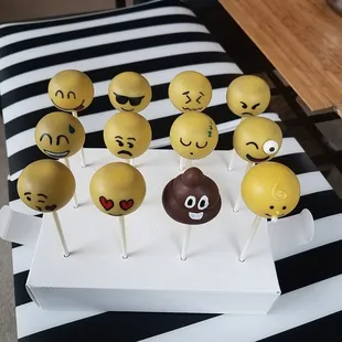 Such a cute set of cake pops!