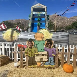 Photo opportunity with the pumpkin face