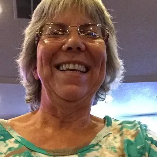Gwen C.