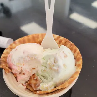 Strawberry cheesecake and Keylime pie.