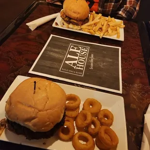 The only complaint I had was that I wish I had more onion rings lol.. but the food was amazing