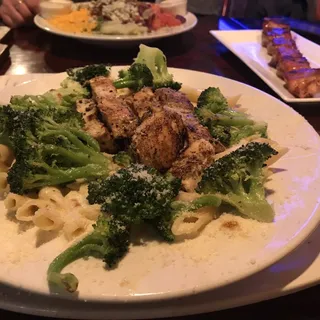 Chicken & Broccoli Mac and Cheese