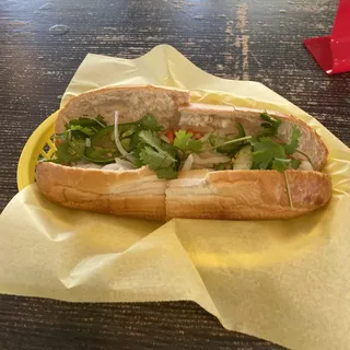 B7. Grilled Pork Bahn Mi