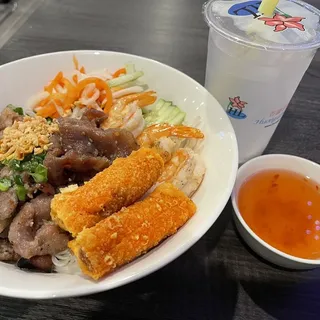 V47. Grilled Pork Shrimp Egg Roll with Vermicelli