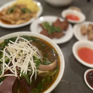 ramen and noodles, food