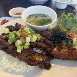 Pork ribs broken rice dish