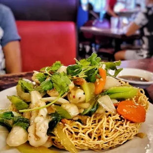 Stir-fried Lomein w/ Seafood (Shrimp, Squid, Scallop &amp; Mixed Veg)