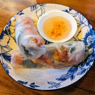 Grilled chicken summer rolls