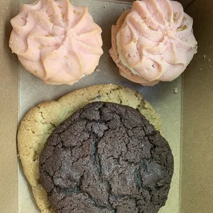 Sparkle Sandwich Cookies, Double Chocolate Chip &amp; Chocolate Chip Cookies