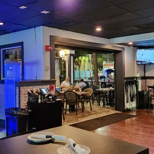 Dining are looking toward the outside patio area.
