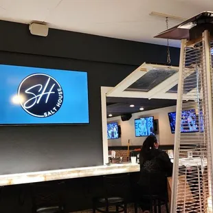 Front entrance bar
